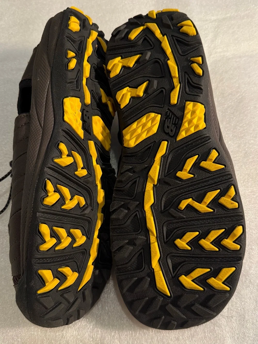 New Balance appalachian Black & White Shoe Label Close-Up size 9W men’s